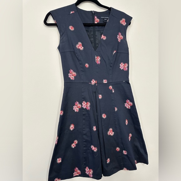 French connection Aline mini dress with delicate floral print size 4 - Picture 2 of 16